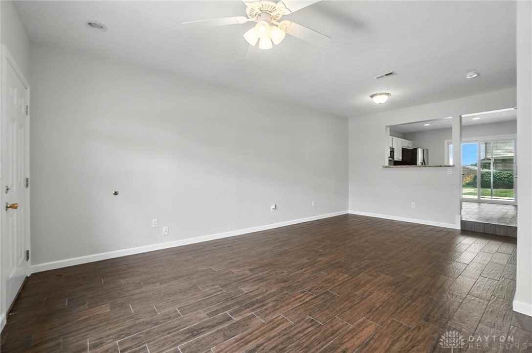 9352 Captiva Bay Dr - Photo 5 of 32