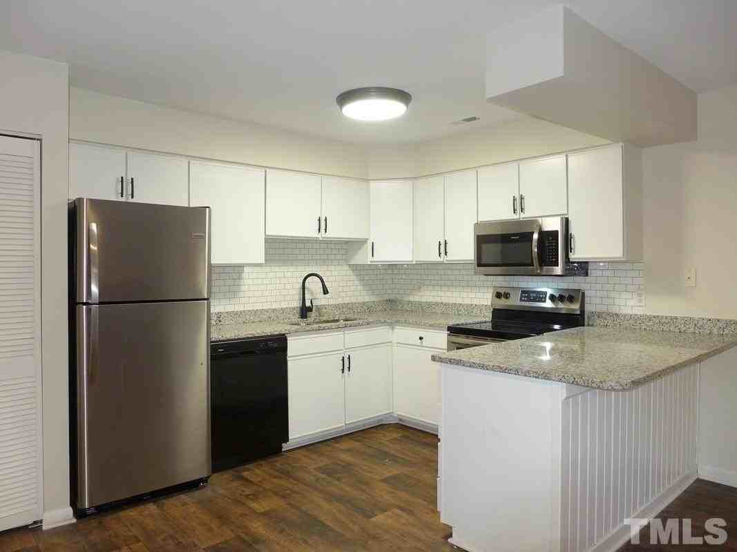 209 Summerwalk Circle - Photo 5 of 20