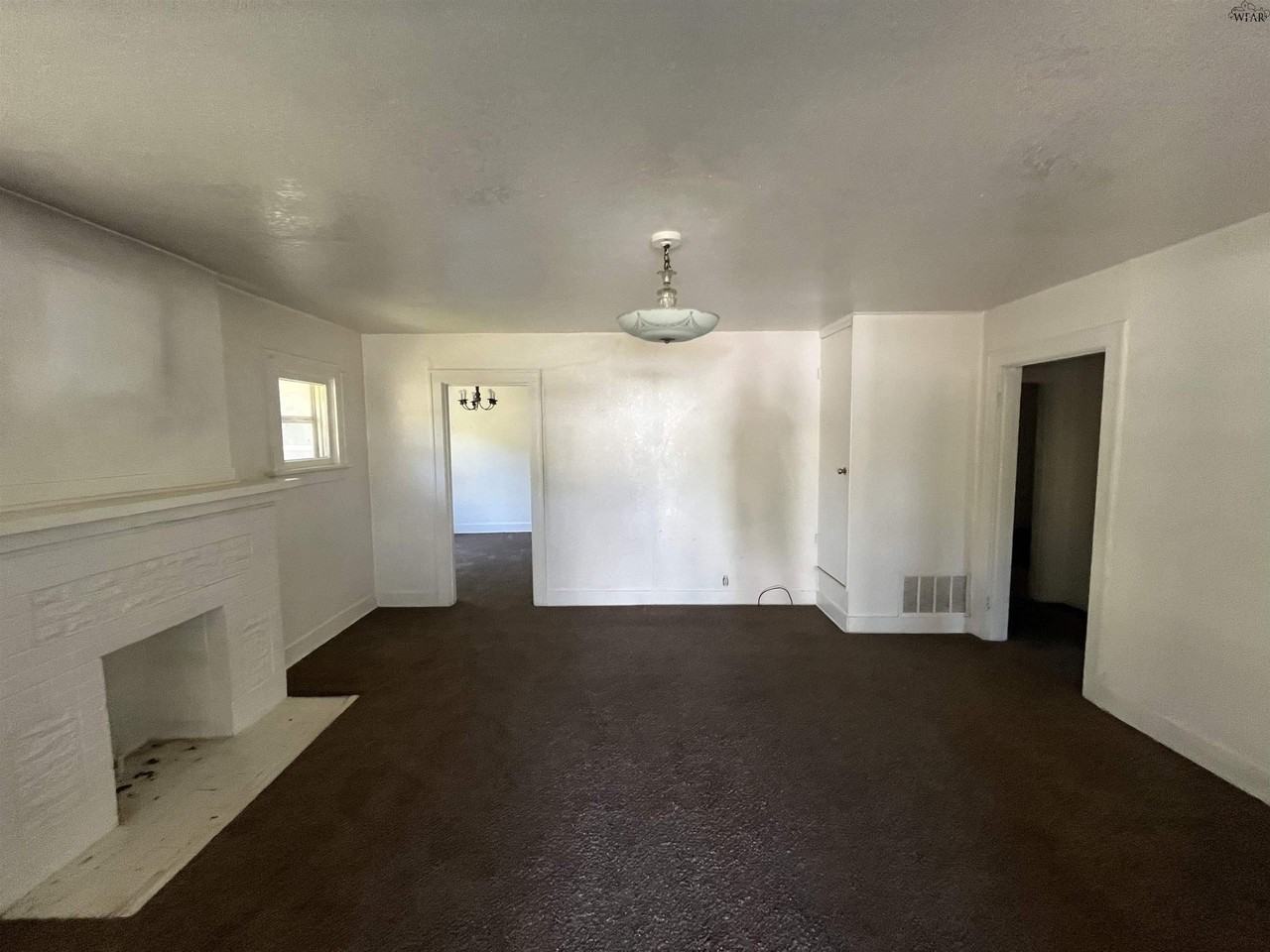 2105 Joline St - Photo 2 of 7