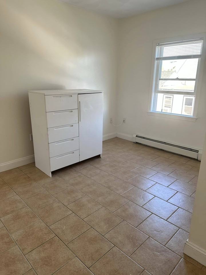 211 Chelsea Street #4 - Photo 6 of 6