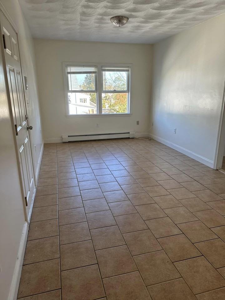 211 Chelsea Street #4 - Photo 2 of 6