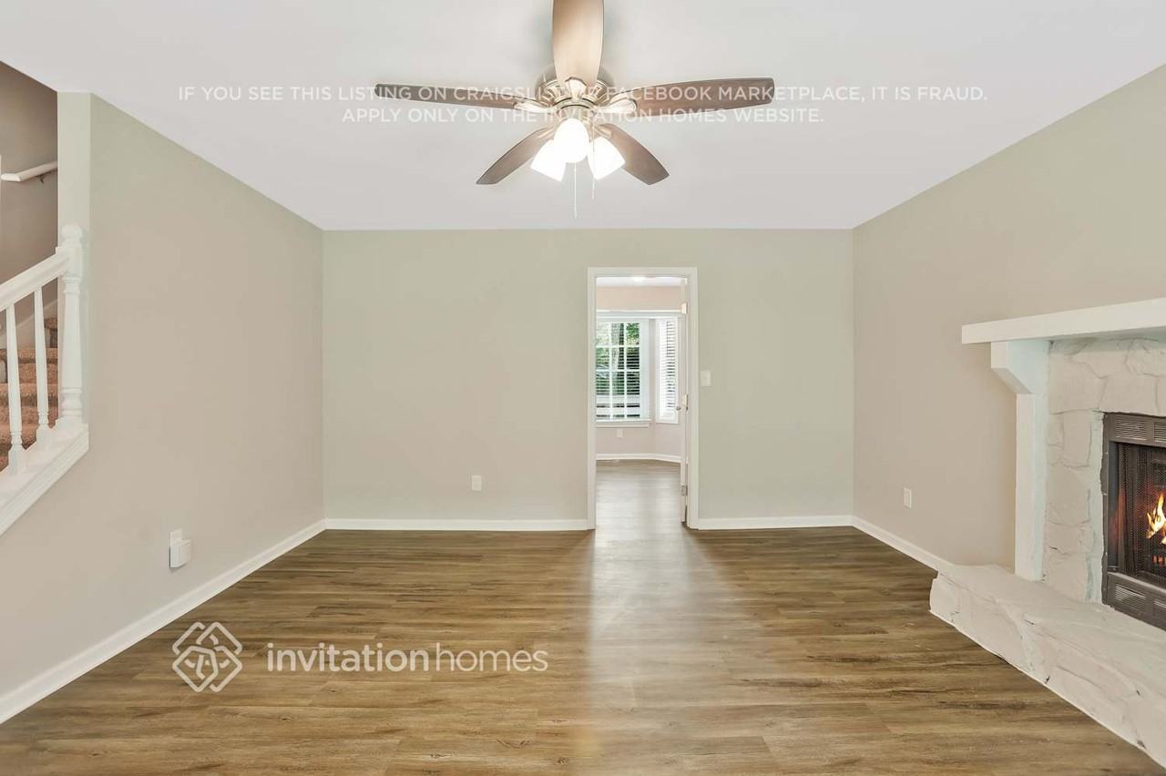 3828 Willow Wood Way Northwest - Photo 4 of 22