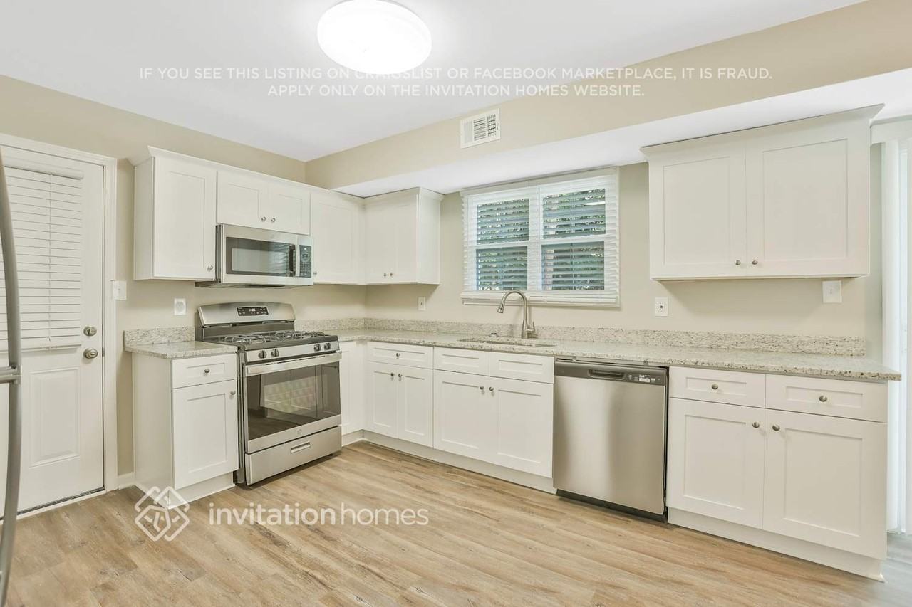 3828 Willow Wood Way Northwest - Photo 5 of 22