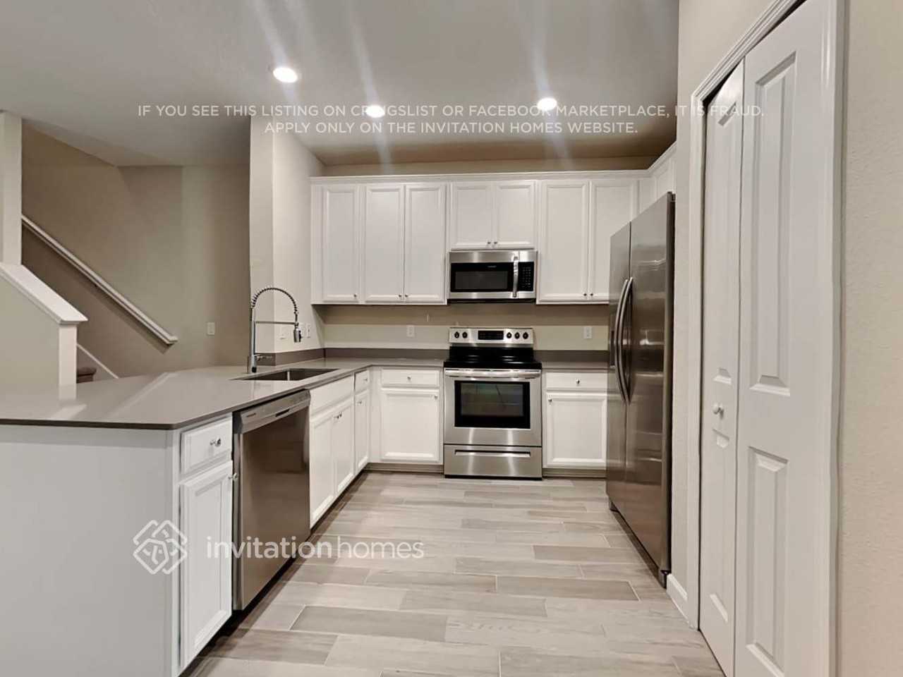 13287 Shore Grass Dr - Photo 6 of 27