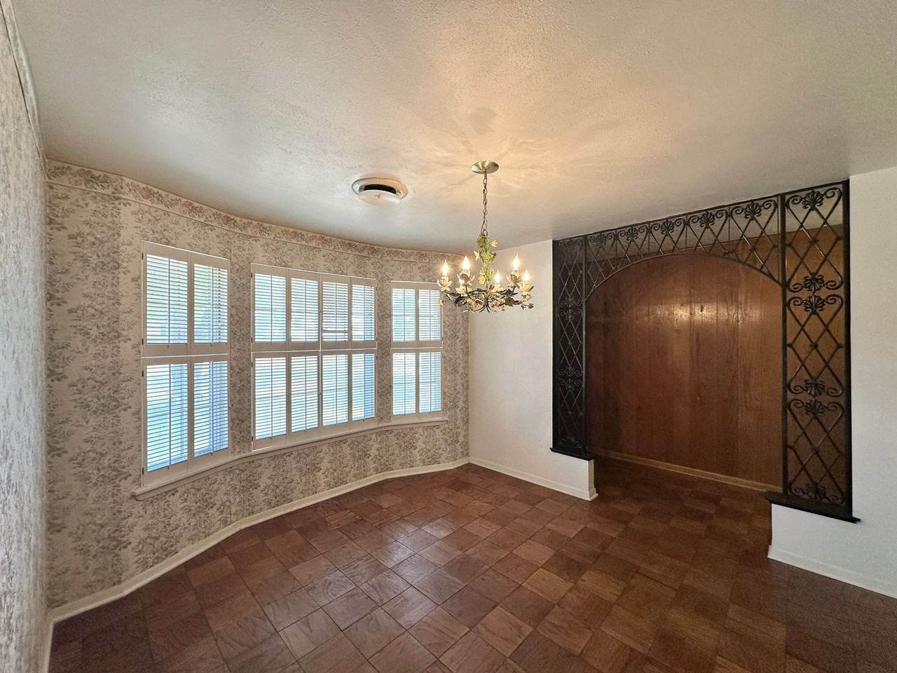 1904 Comanche Dr - Photo 6 of 38