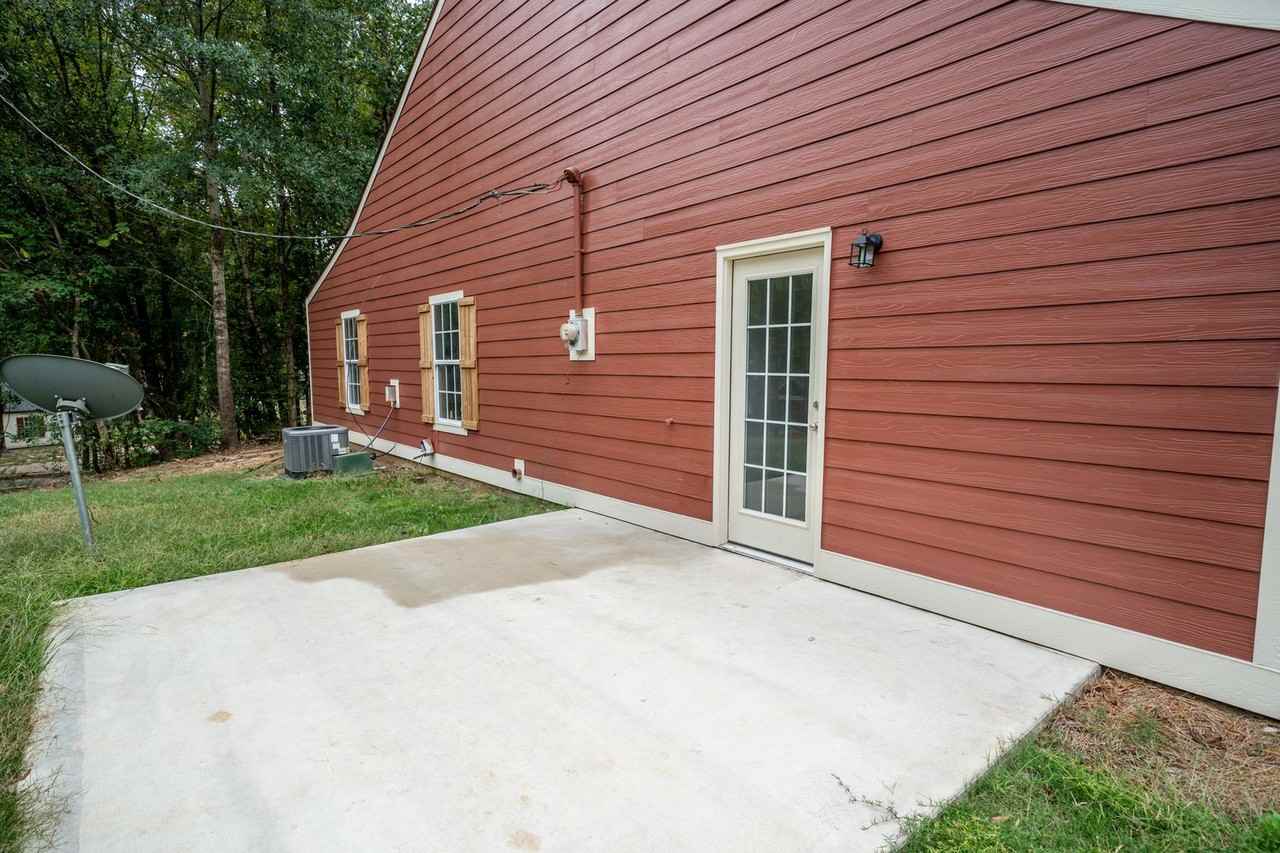 112 County Road 102 - Photo 2 of 17