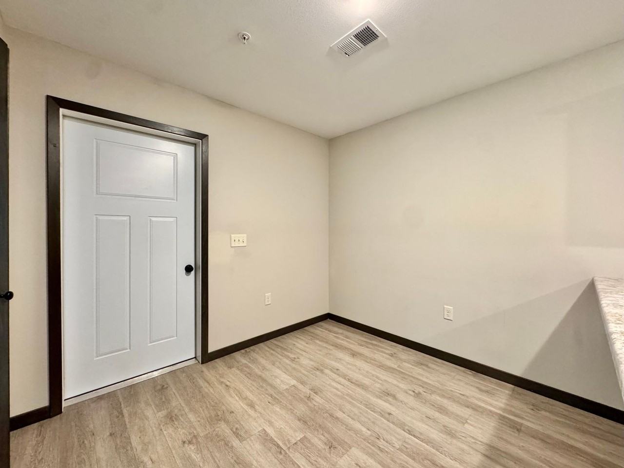 Peregrine Bldg. 07 - Photo 5 of 50