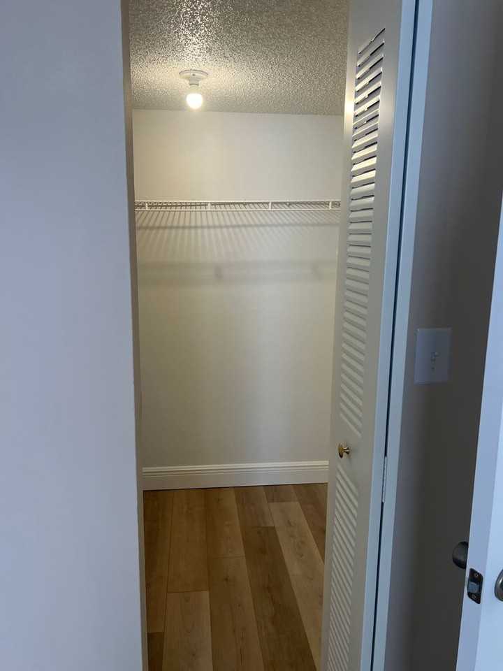 Cross Creek Apartments - Photo 4 of 26