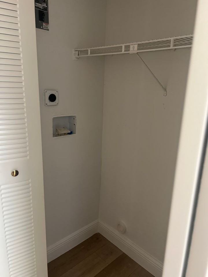 Cross Creek Apartments - Photo 7 of 26