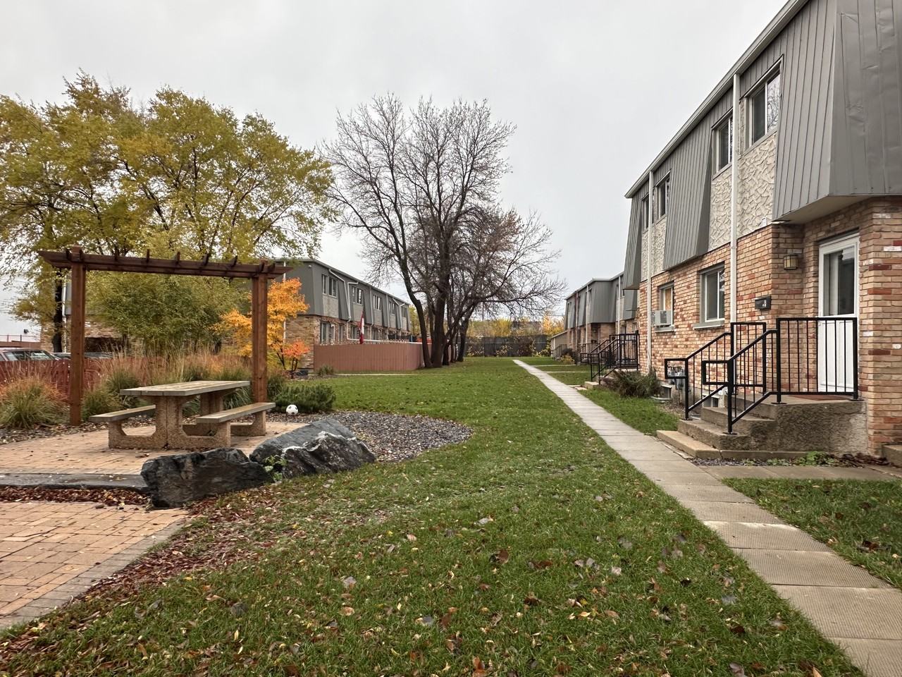 650/660 Kimberly - Photo 2 of 19