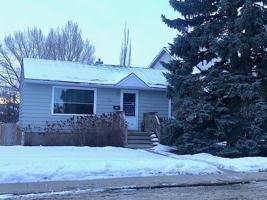 featured image of 111 38a Ave Sw