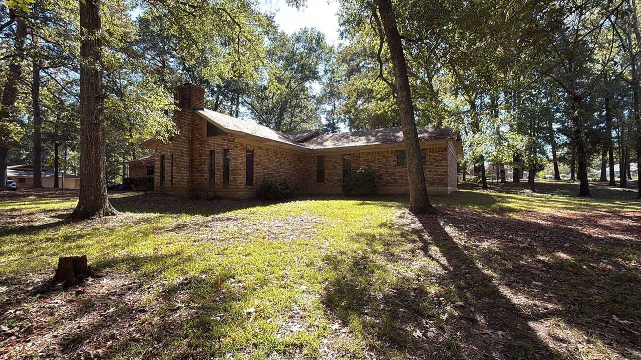 8429 Kelly Ln - Photo 3 of 50