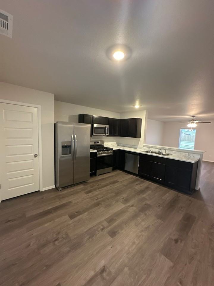 2012 Lakin Ln - Photo 6 of 18