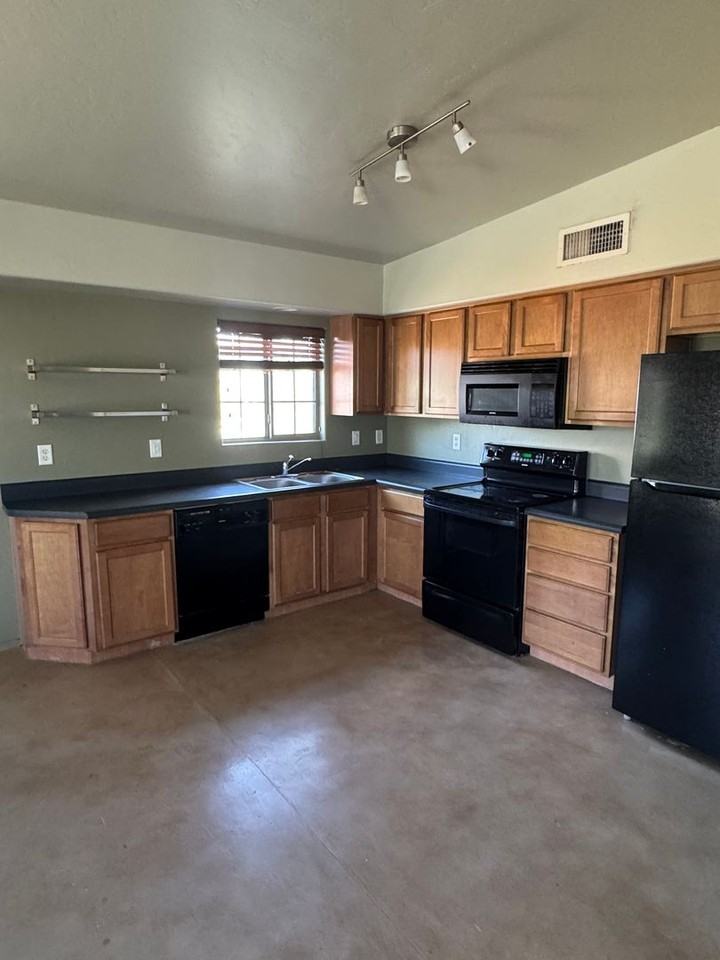 4086 N 1st Ave #2 - Photo 2 of 11