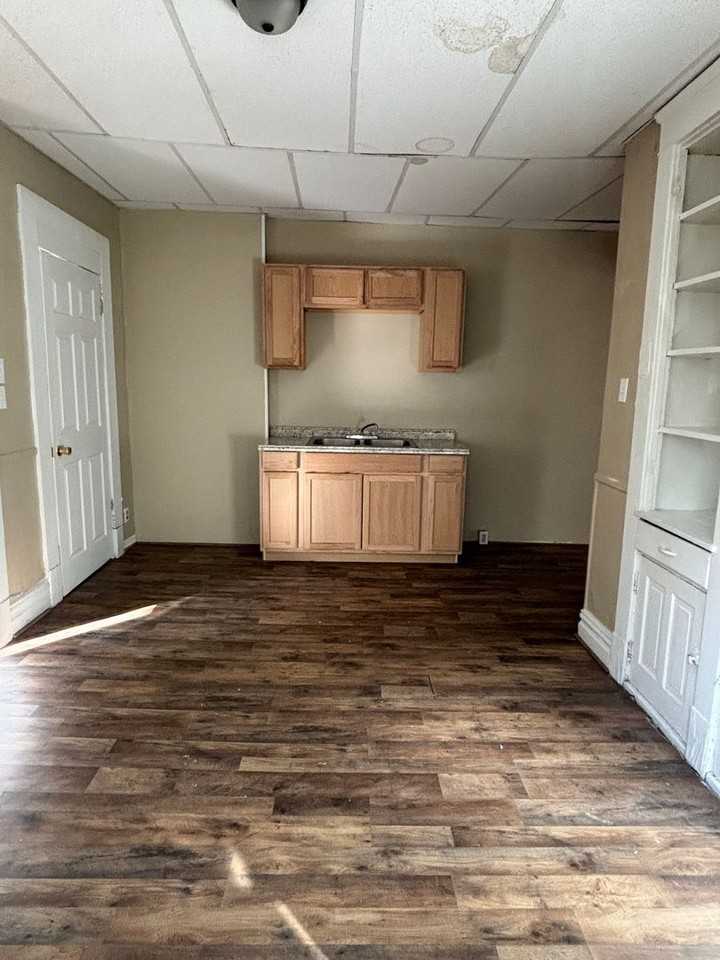 502 Florence Ave #A - Photo 2 of 9