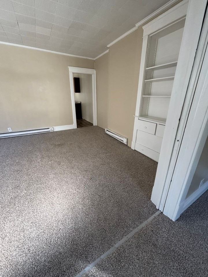 502 Florence Ave #A - Photo 4 of 9