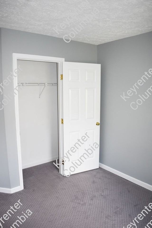 2 Redfield Ct - Photo 4 of 30