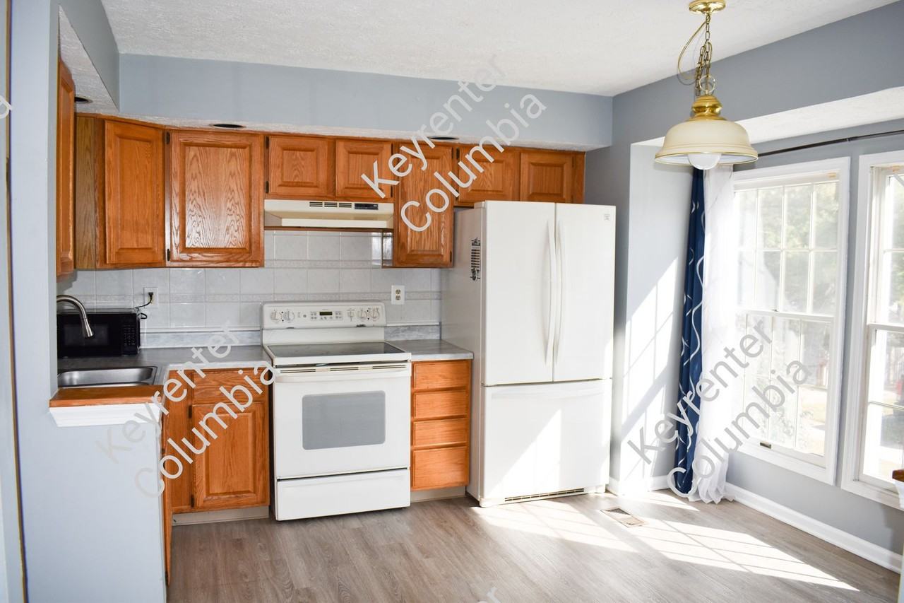 2 Redfield Ct - Photo 5 of 30