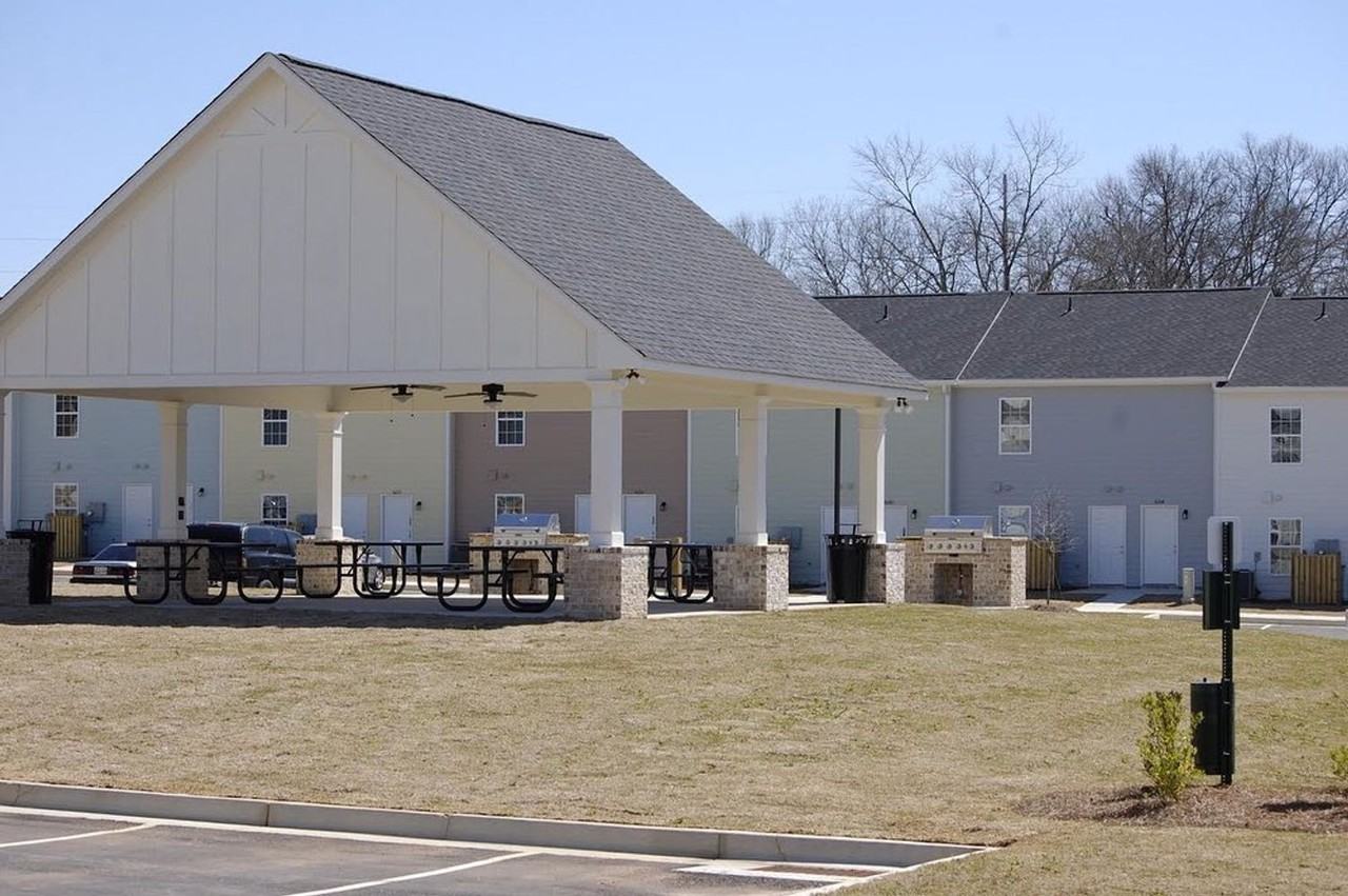 948 Martin Luther King Jr Blvd - Photo 4 of 4