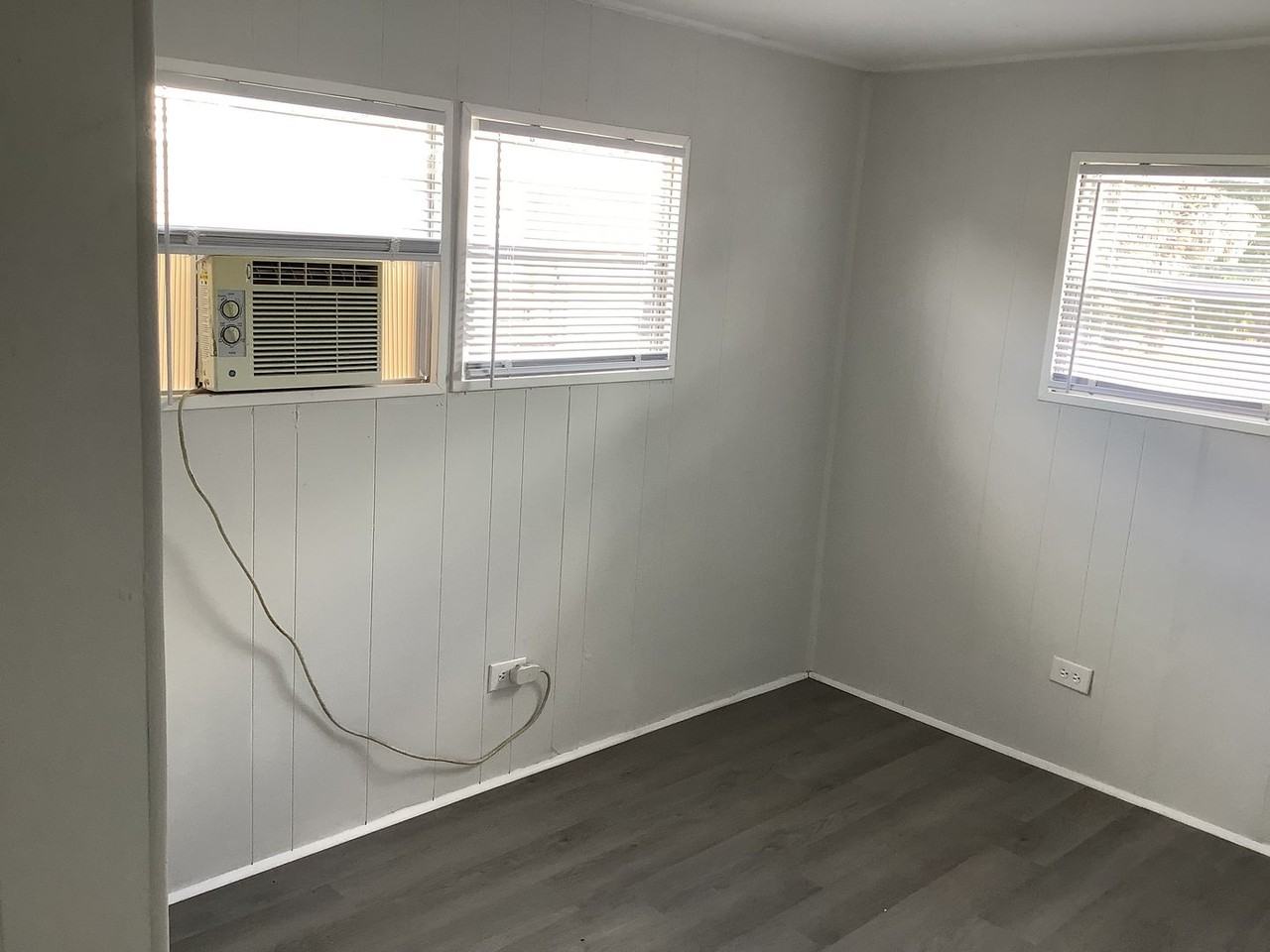 1505 Goodyear Ave #10 - Photo 2 of 5