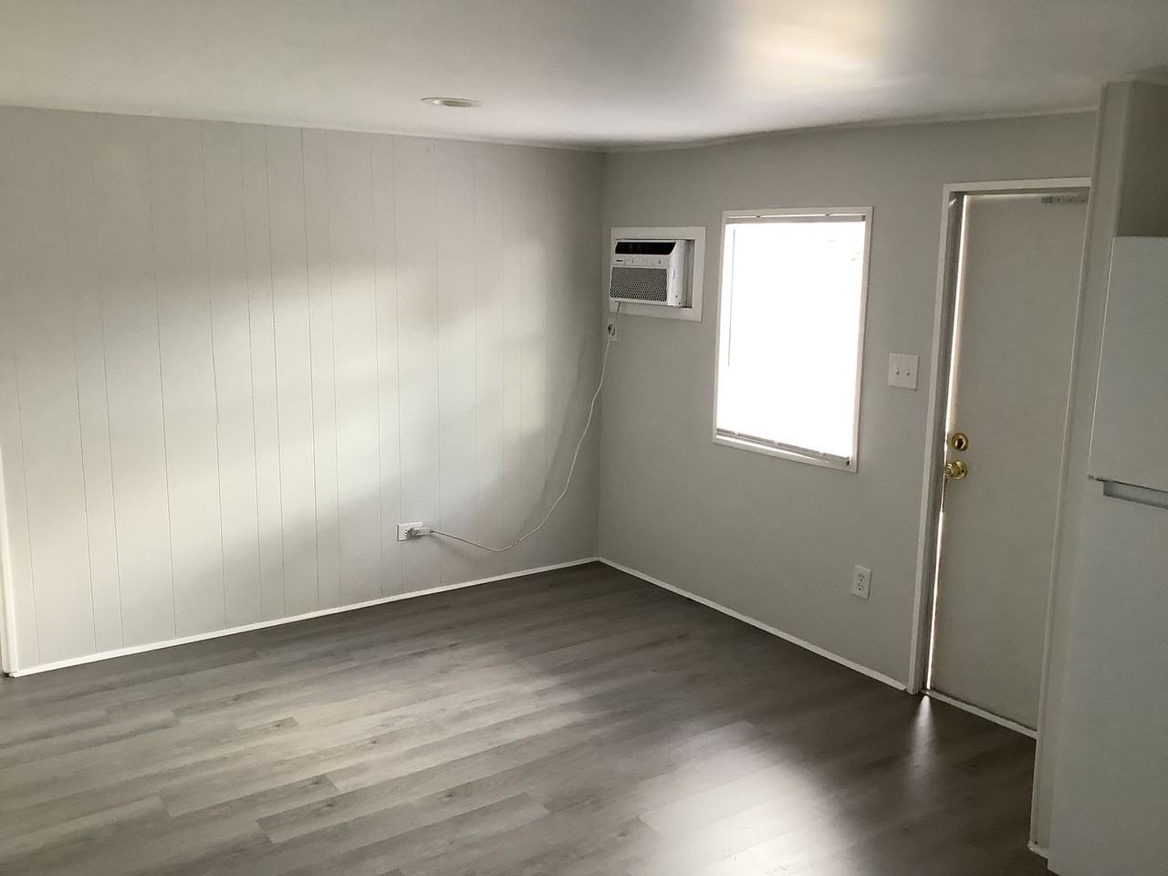 1505 Goodyear Ave #10 - Photo 5 of 5