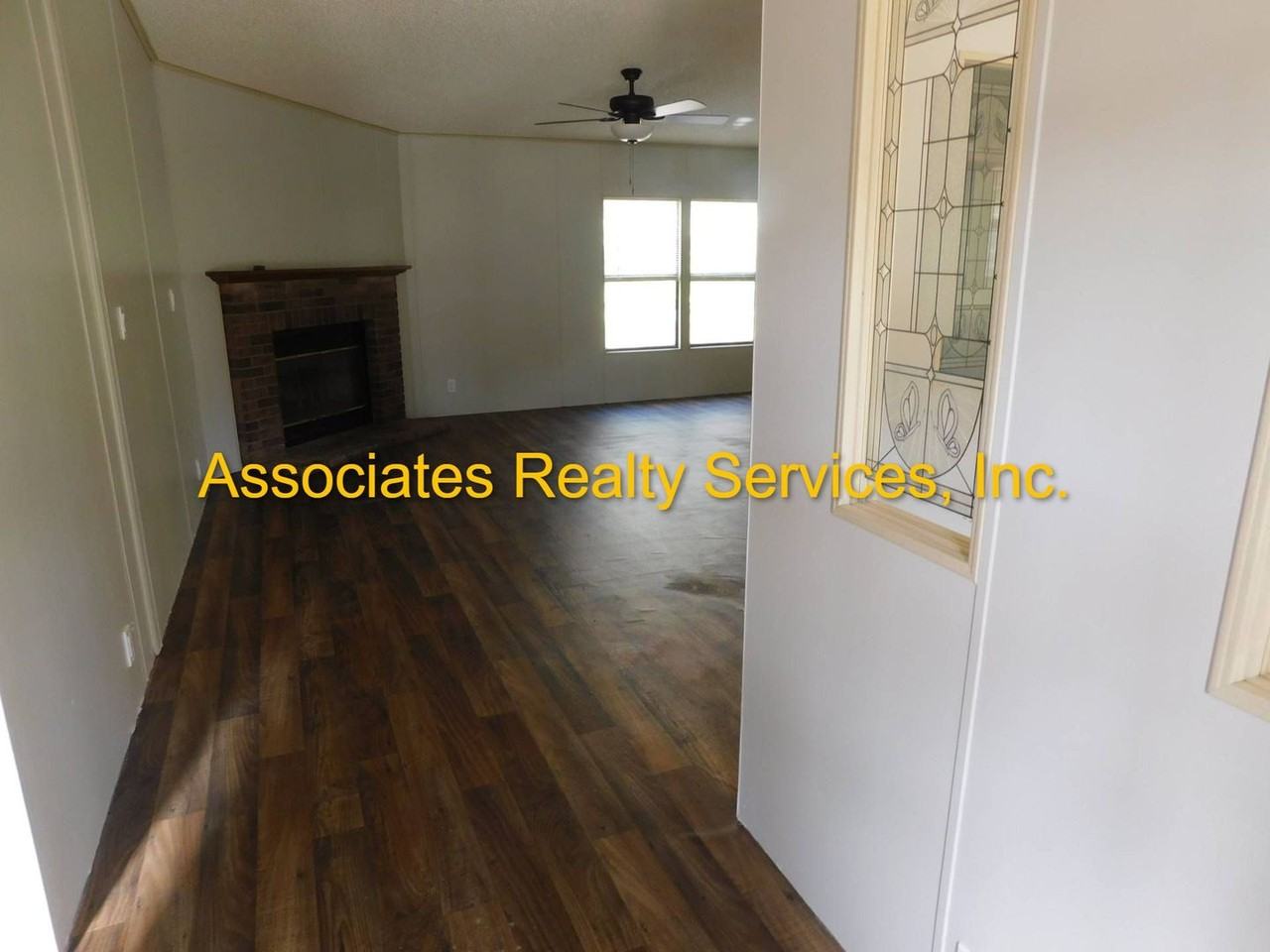 10918 Northeast 74th Terrace - Photo 3 of 17