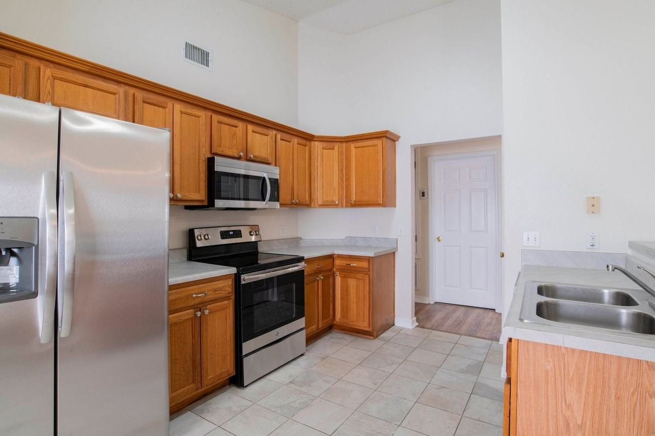 5023 Terra Lake Cir - Photo 2 of 19