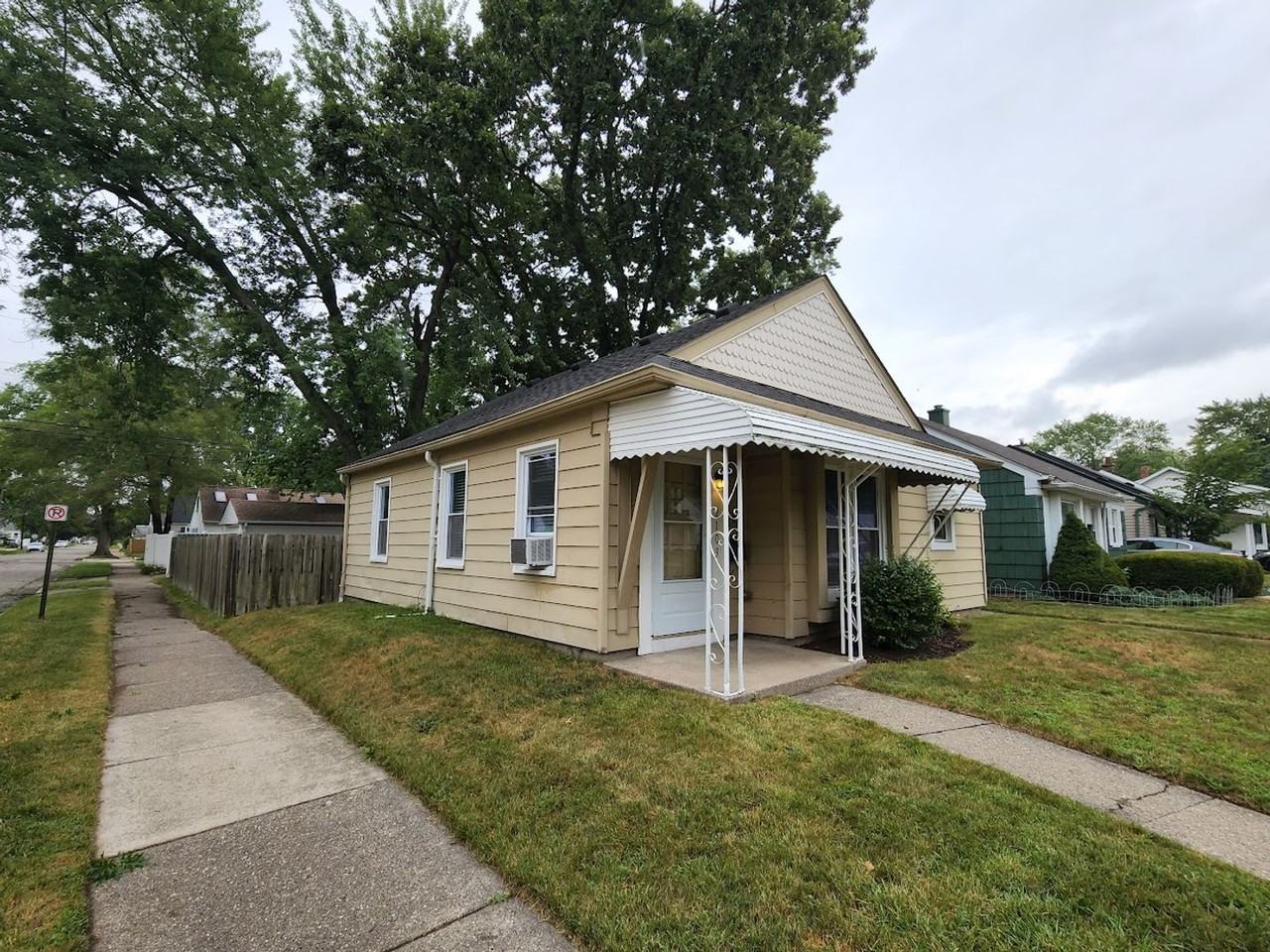 2103 Browning St - Photo 2 of 15