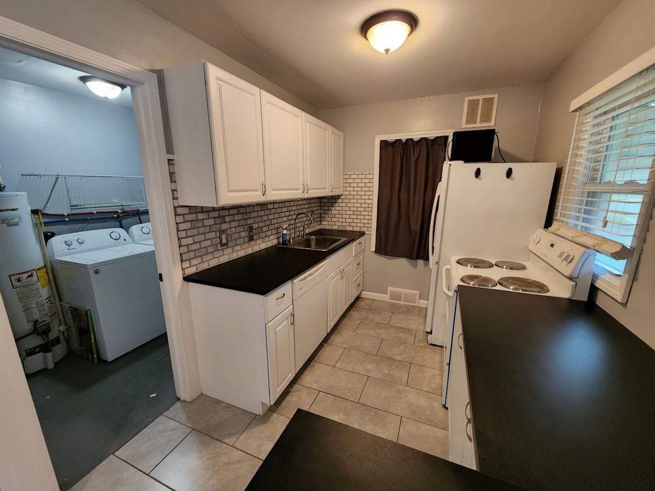 2103 Browning St - Photo 7 of 15