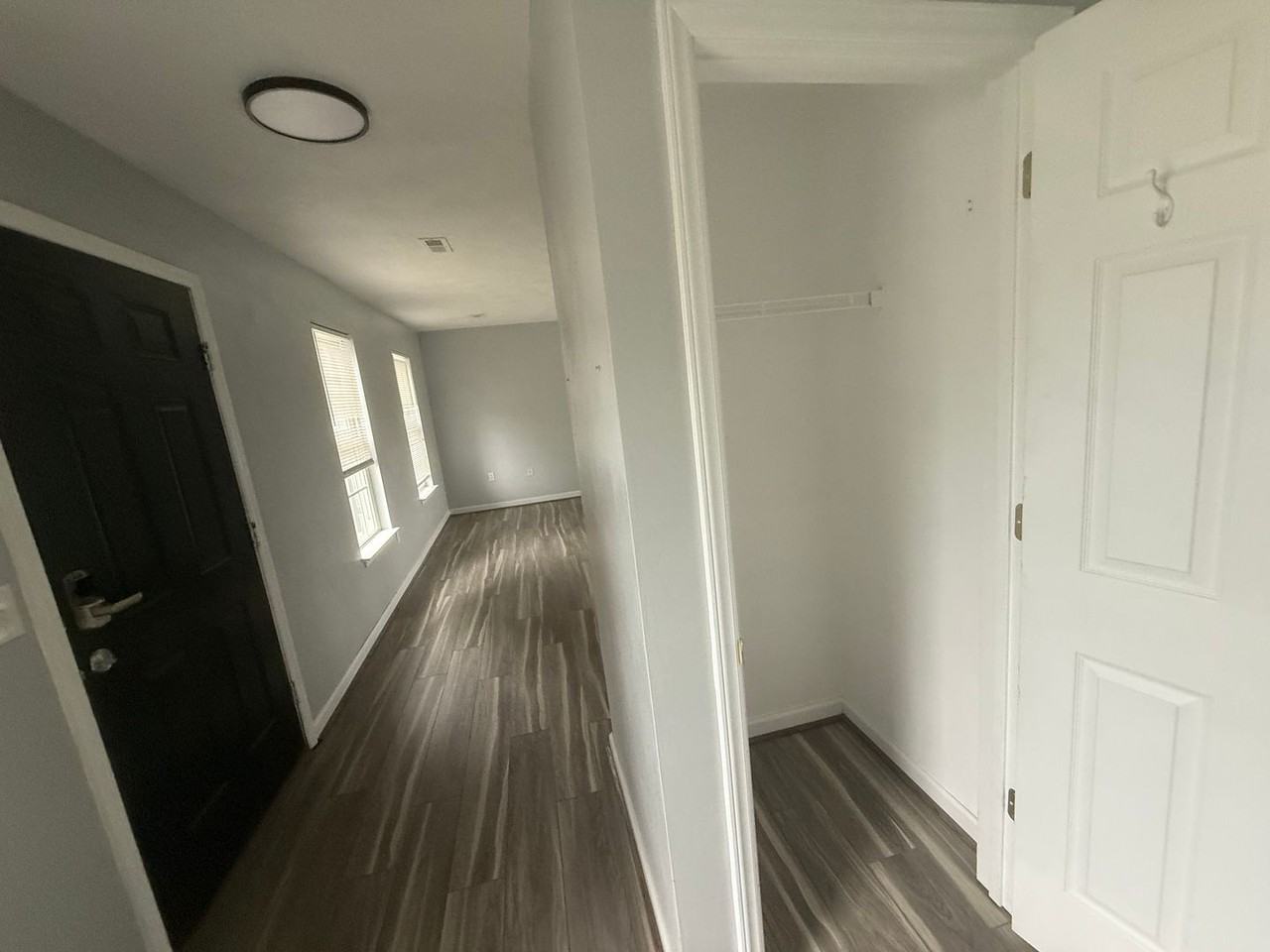 4826 Golfview Drive Northeast - Photo 5 of 20