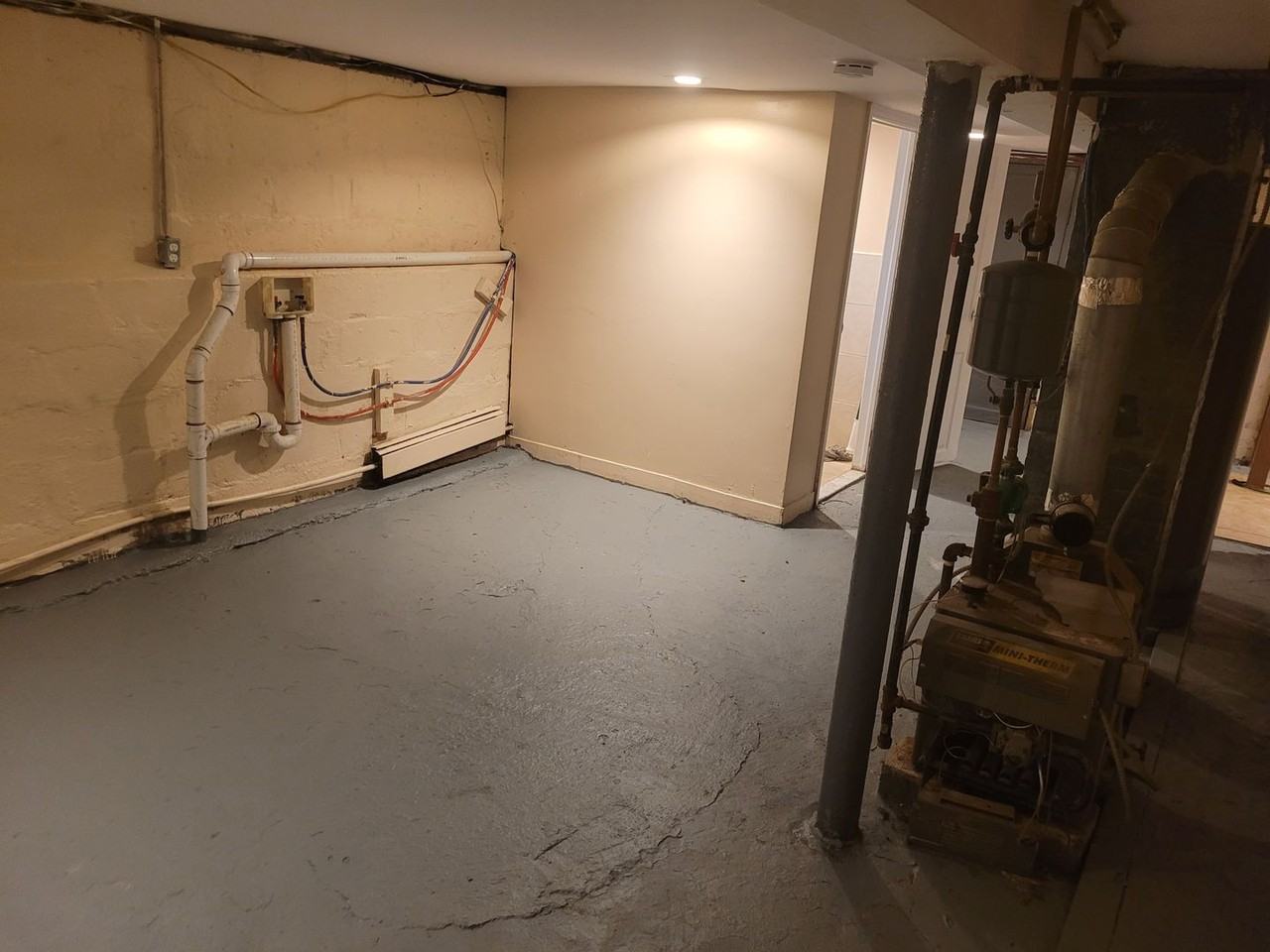 24 Valley St - Photo 5 of 50