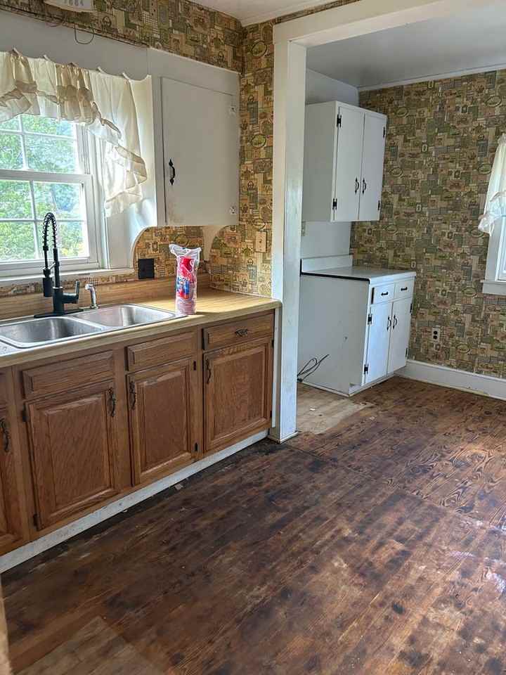 2409 Boyd St - Photo 3 of 5