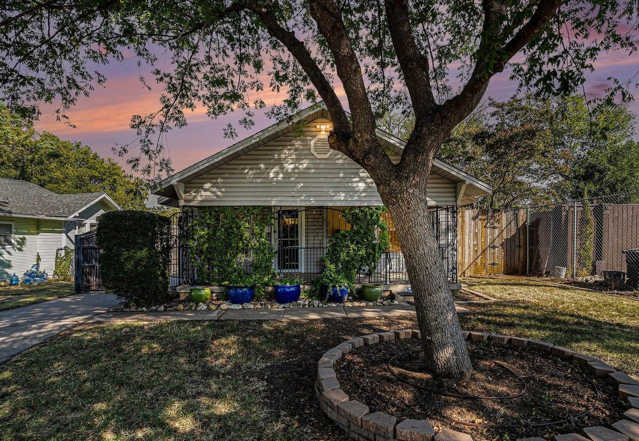 2117 Sanborn St - Photo 2 of 28