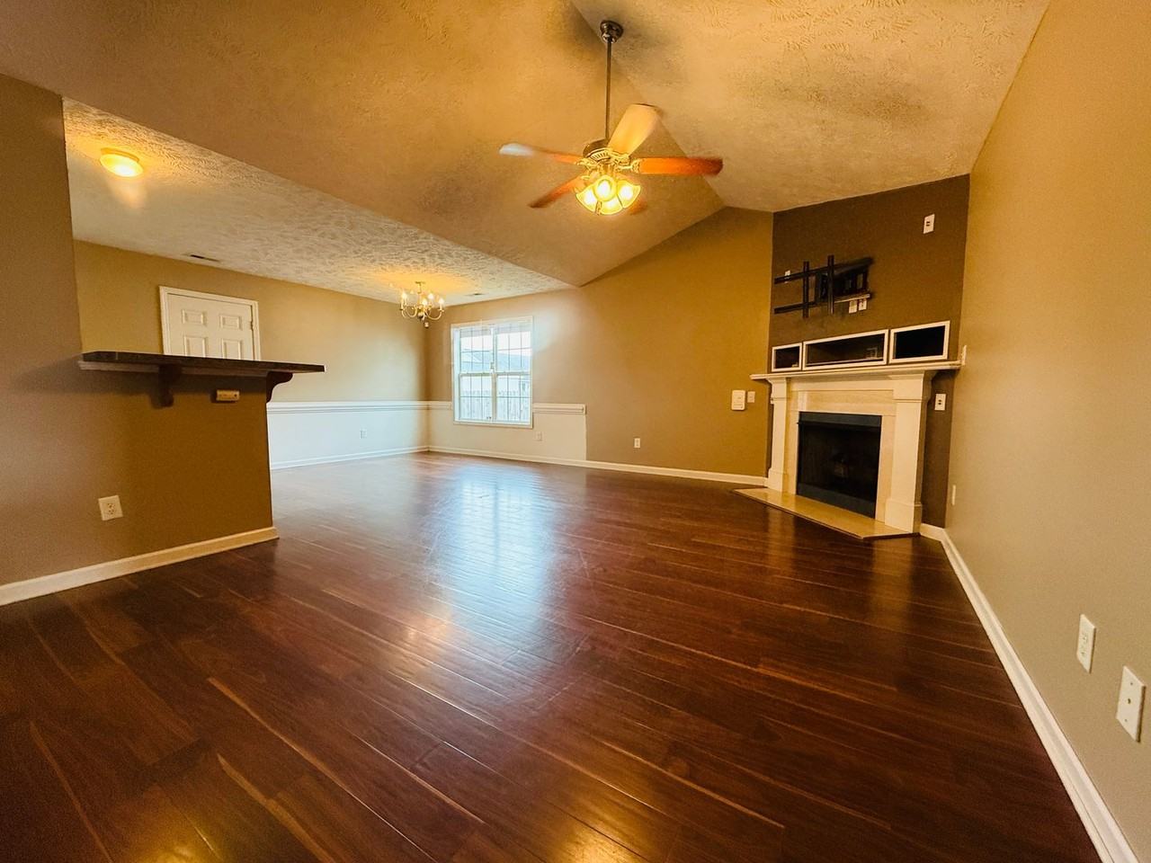 3026 Totley Dr - Photo 5 of 18