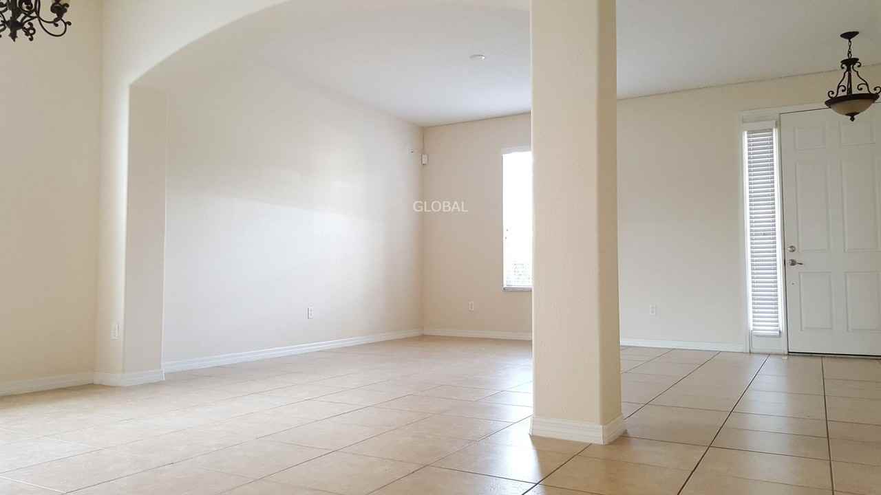 13241 Hatherton Cir - Photo 4 of 27