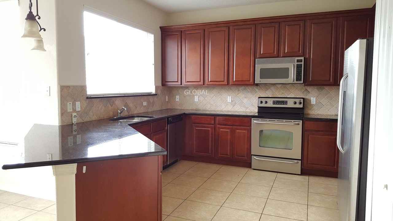 13241 Hatherton Cir - Photo 2 of 27