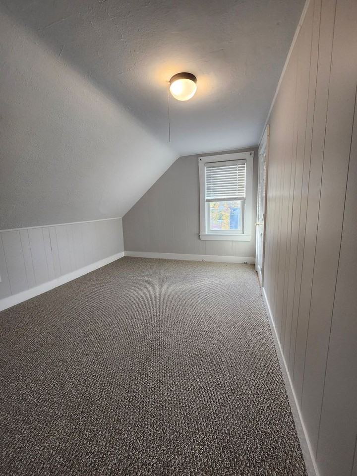 292 Union St - Photo 2 of 8