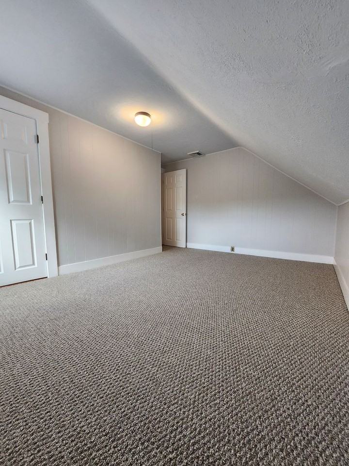 292 Union St - Photo 3 of 8