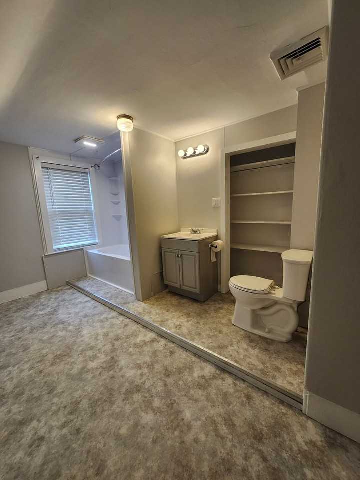 292 Union St - Photo 4 of 8