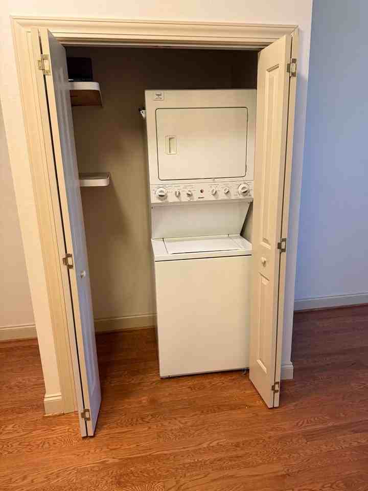 705 Maple St #F206 - Photo 5 of 9