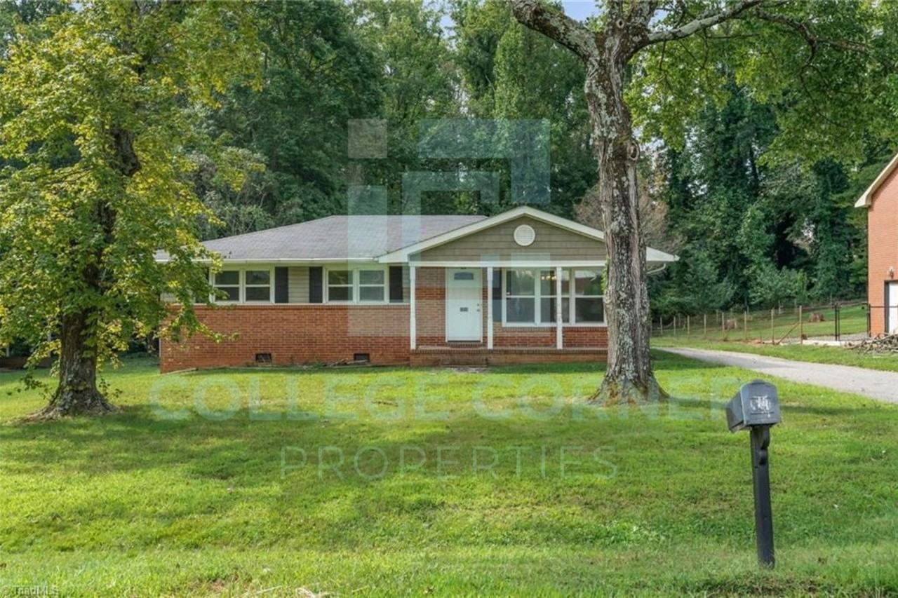 1212 Brookwood Dr - Photo 2 of 36