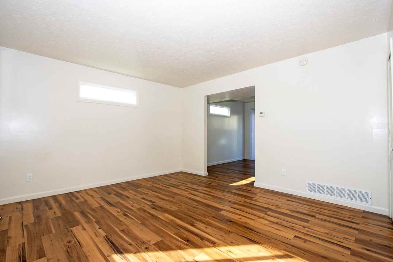 240 Collier Dr #9 - Photo 3 of 18