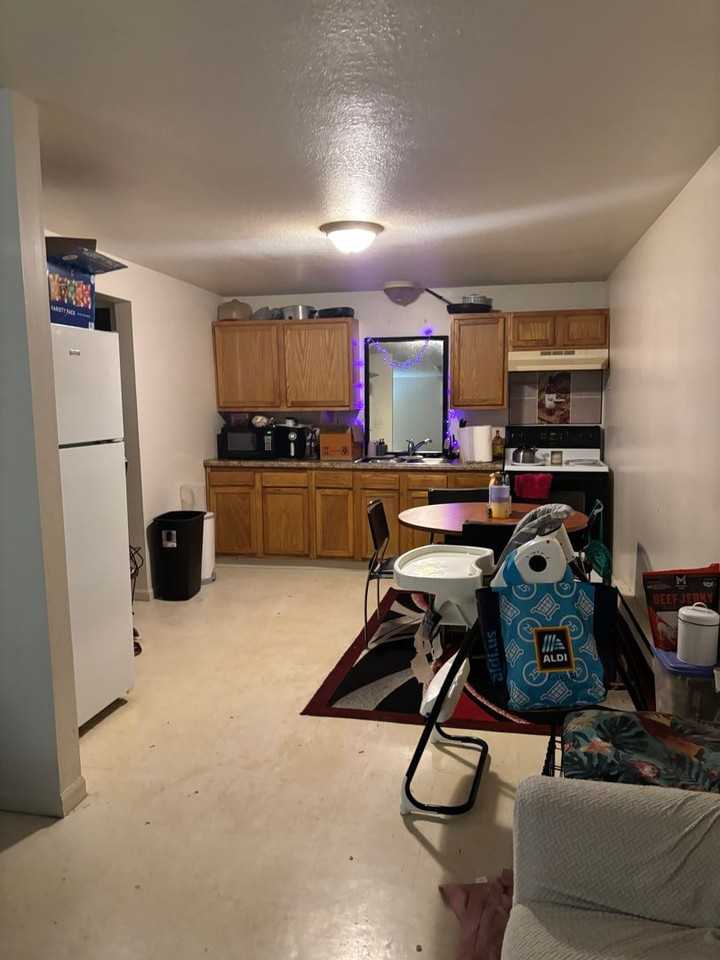 1071 Kathryn - Photo 4 of 11