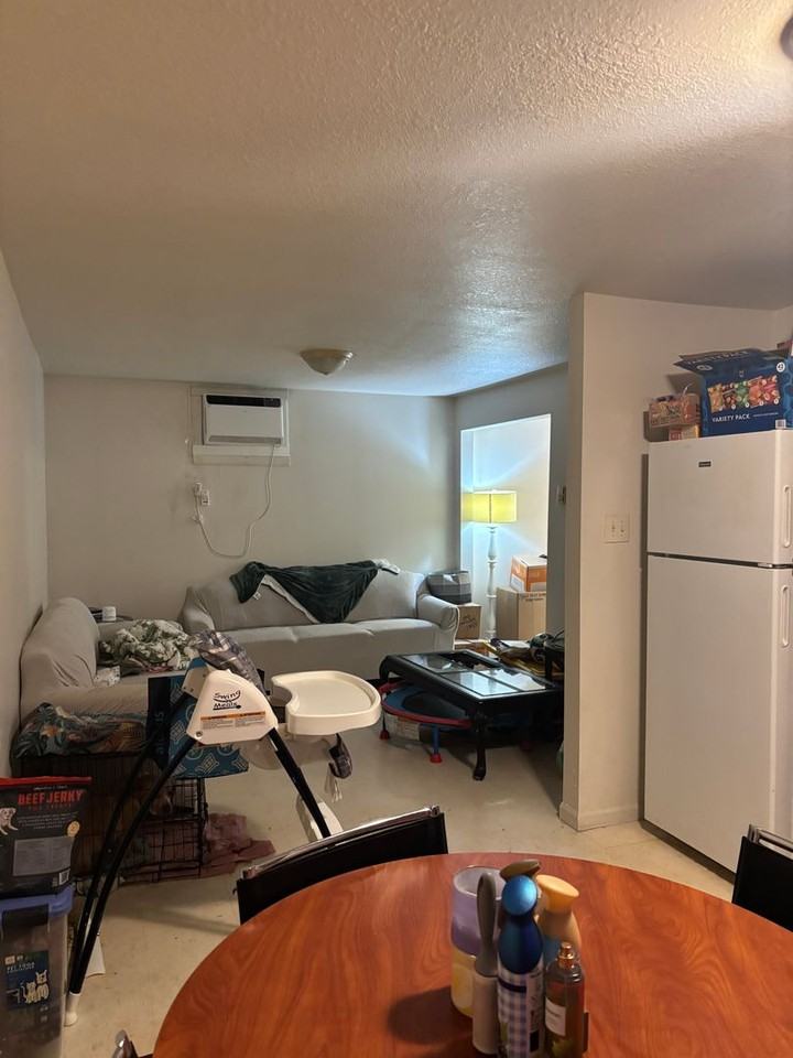 1071 Kathryn - Photo 6 of 11