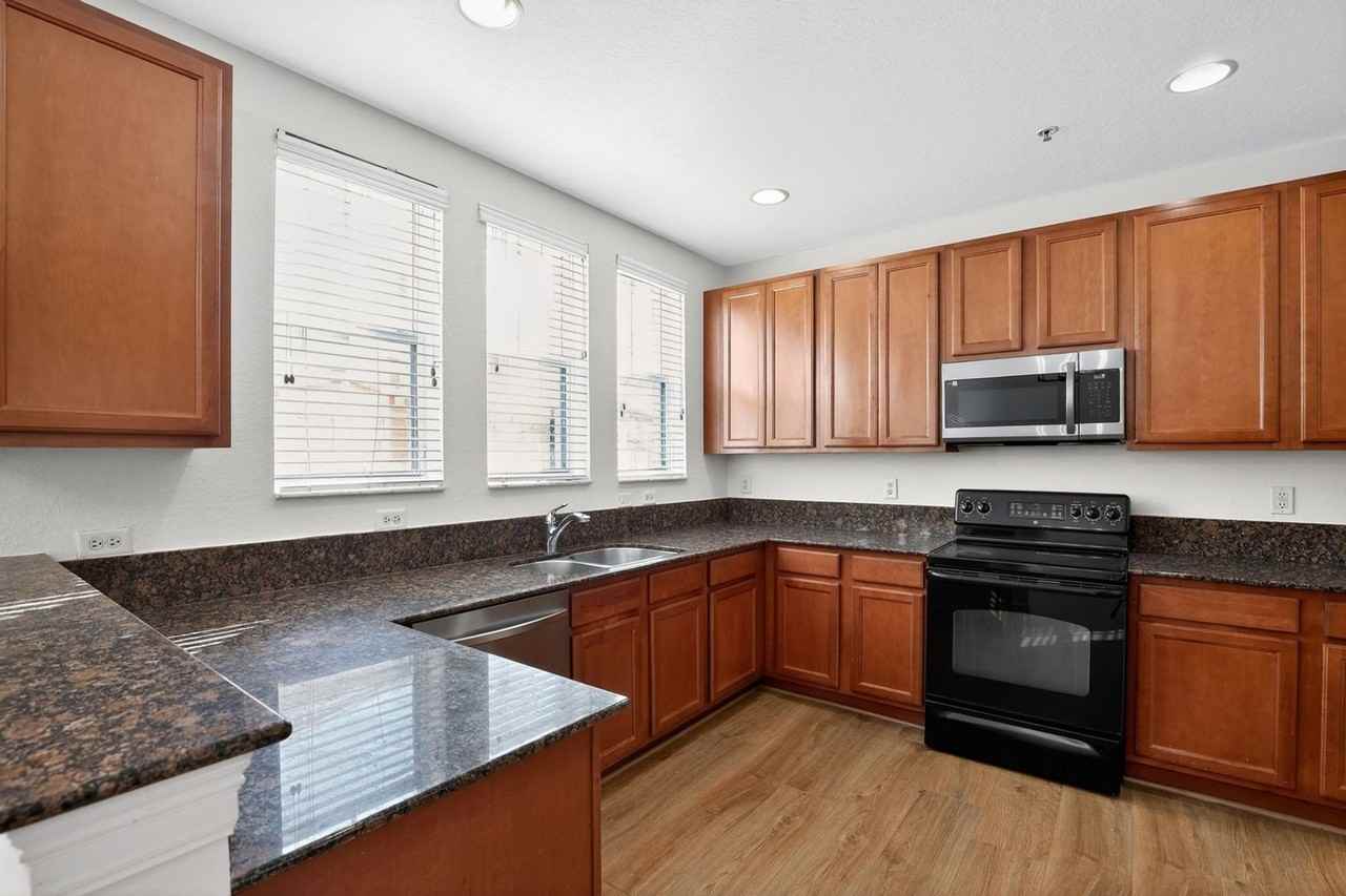 645 Amador Ln - Photo 2 of 30