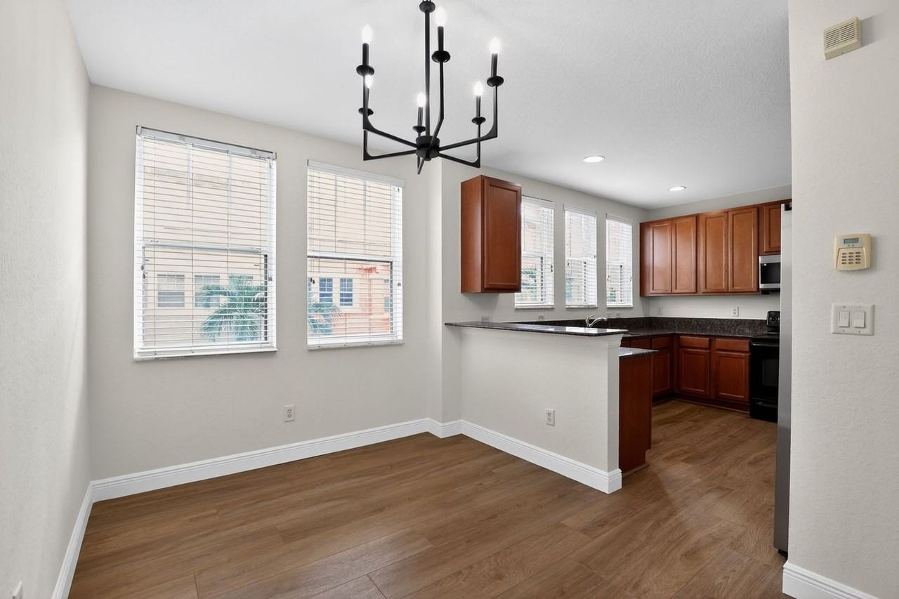 645 Amador Ln - Photo 5 of 30