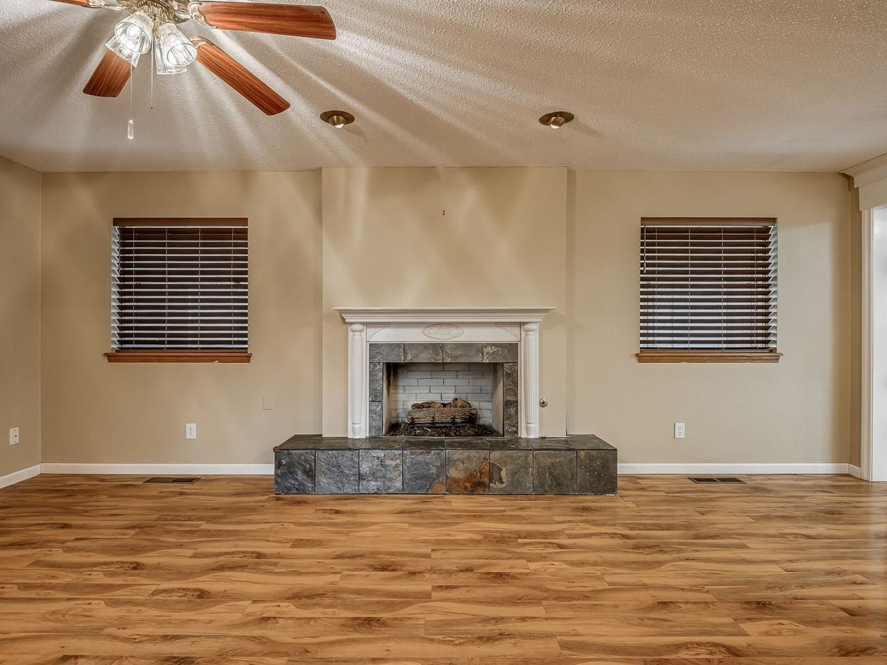 7309 N Norman Rd - Photo 3 of 44