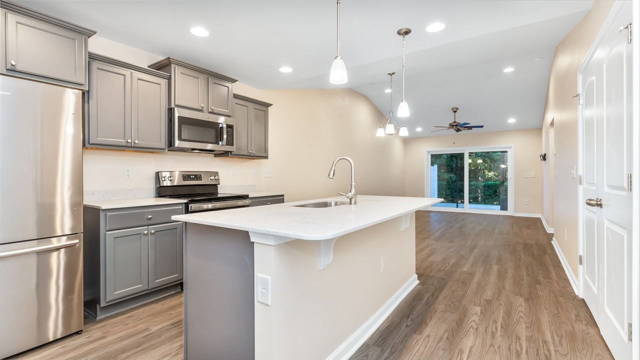 132 Machrie Loop #B - Photo 5 of 33