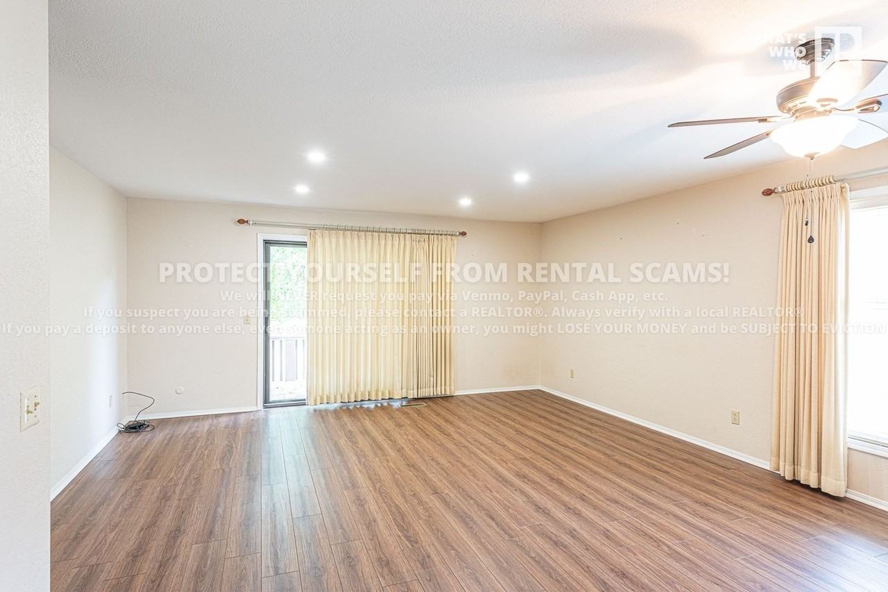 41 Melinda Ln - Photo 3 of 18