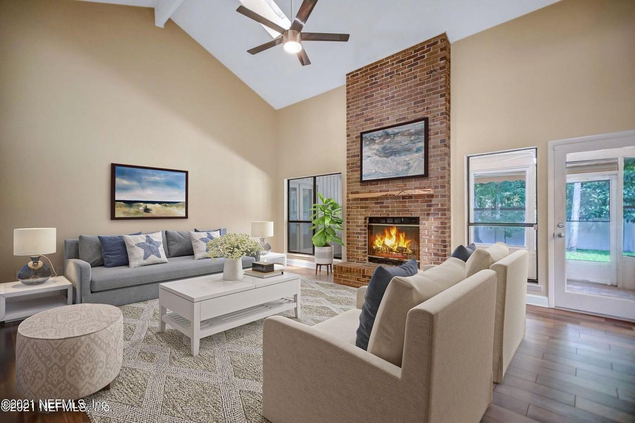 4401 Cypress Creek Dr - Photo 2 of 44